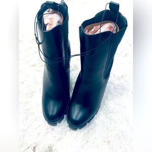 Brand NEW with tag women boots